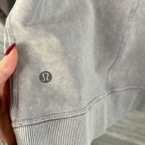 🌸 Rare Lululemon Light Purple Crewneck - Size 4 - Picture 3 of 3